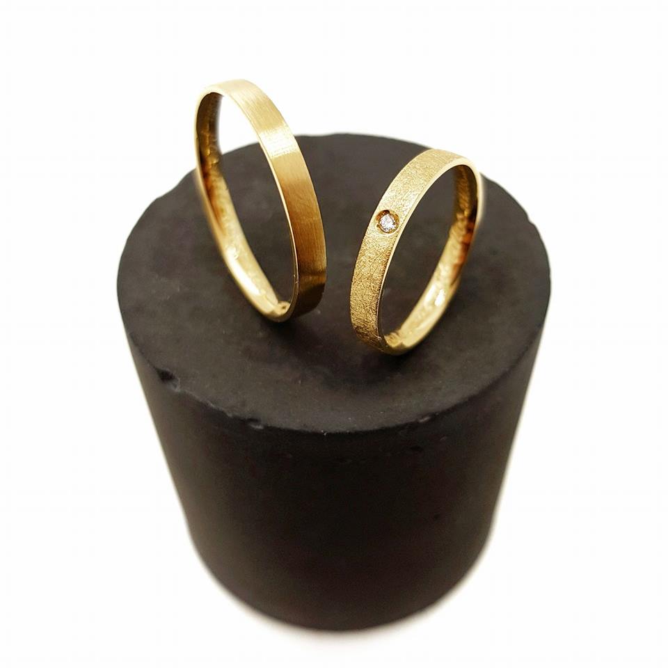alianza oro amarillo y diamante alianza oro amarillo y diamante
